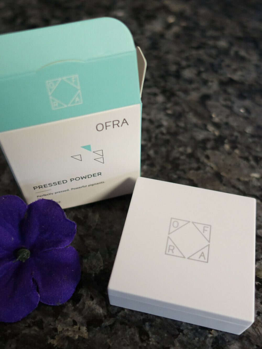 NEW OFRA pressed powder perfectly pressed powerful pigments BANANA .14 OZ